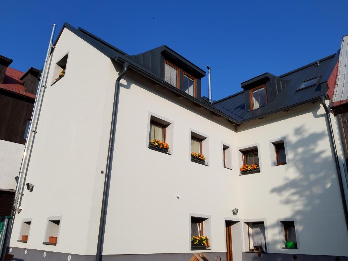 Apartmany Na Namesti Boží Dar Eksteriør billede